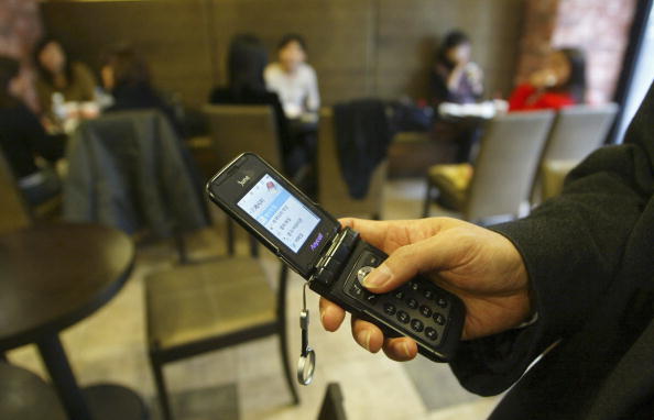 S. Korean Youth's Conversation Behaviour Patterns Changed By Mobile Phones