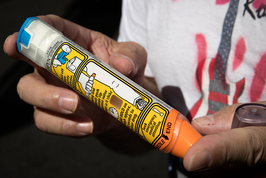 EpiPen Competitor Auvi-Q Back In The Market By Feb.14