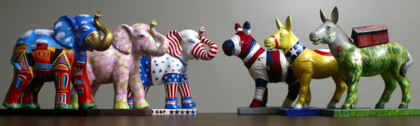 Maquettes of donkeys and elephants, symbols of the Democratic and Republican Party.
