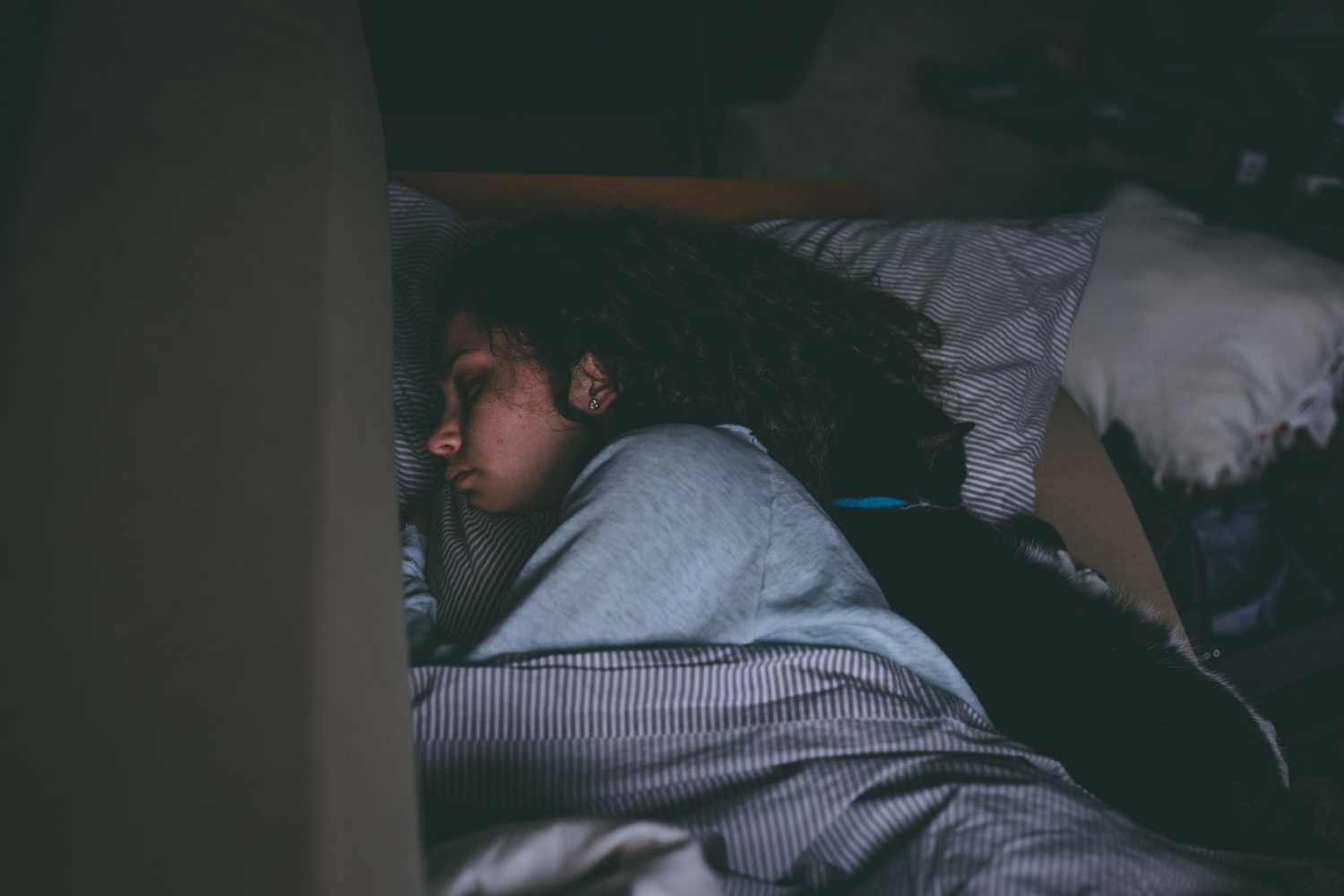 Why Sleeping In On The Weekend Could Be Bad For You (Image)