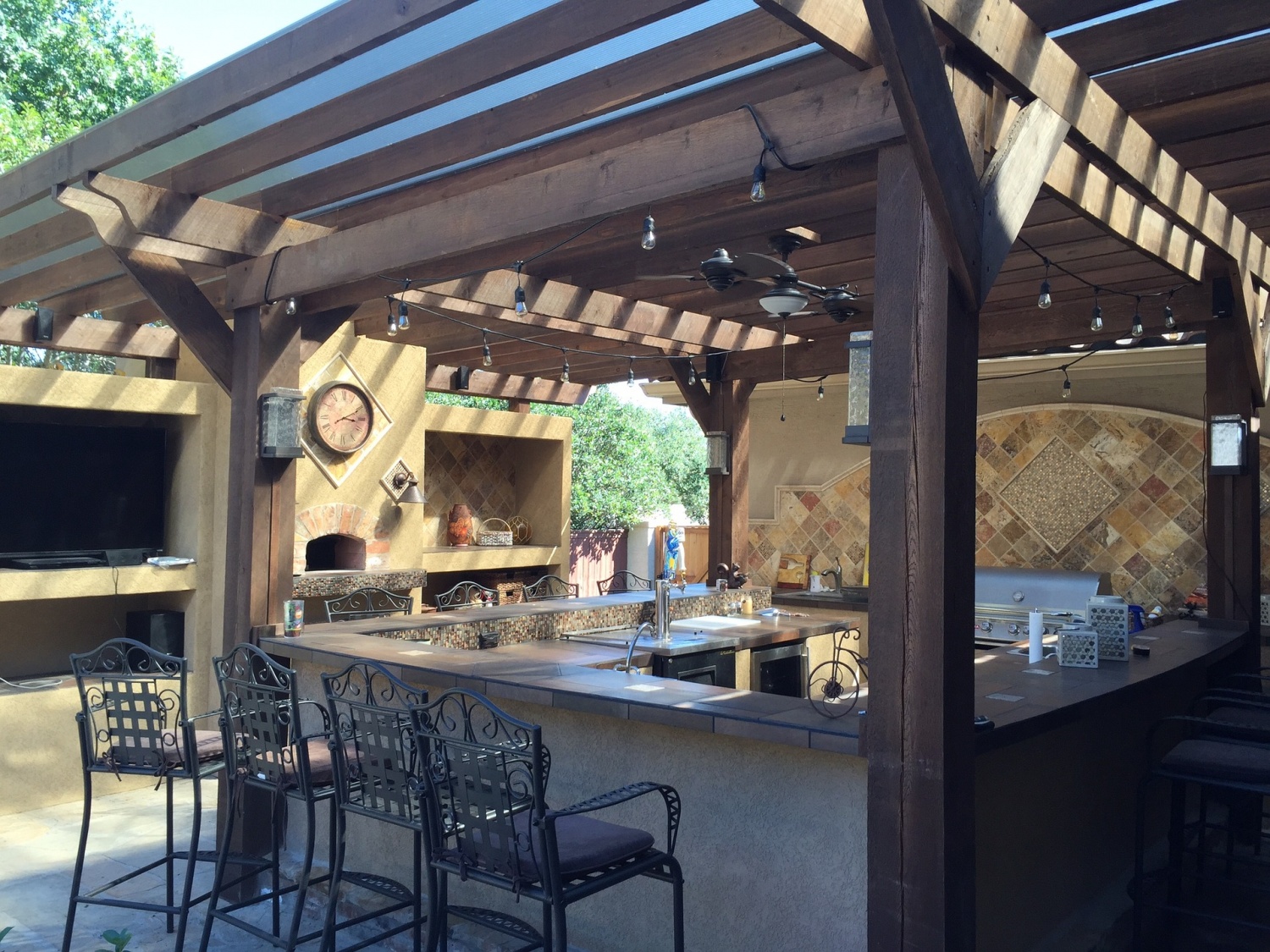 The Health and Wellness Benefits of an Outdoor Kitchen