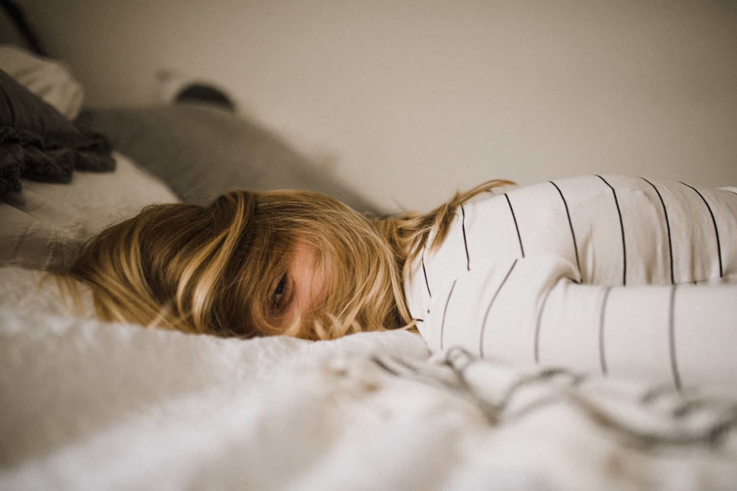 How Anxiety Affects Sleep and How to Deal With Anxiety-Induced Insomnia