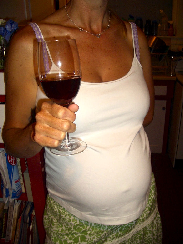 drinking, alcohol, pregnancy, mom, pregnant