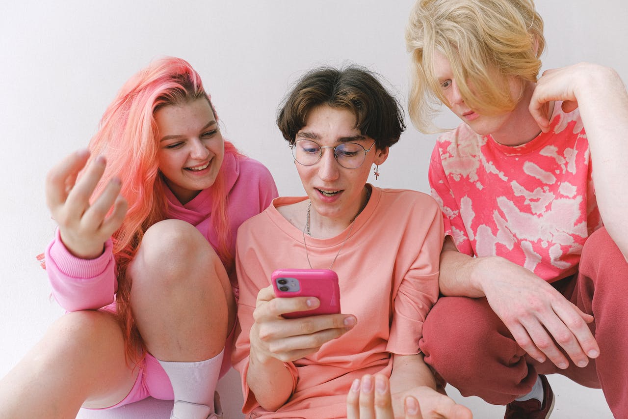 How Social Media Use Affects Teens’ Body Image