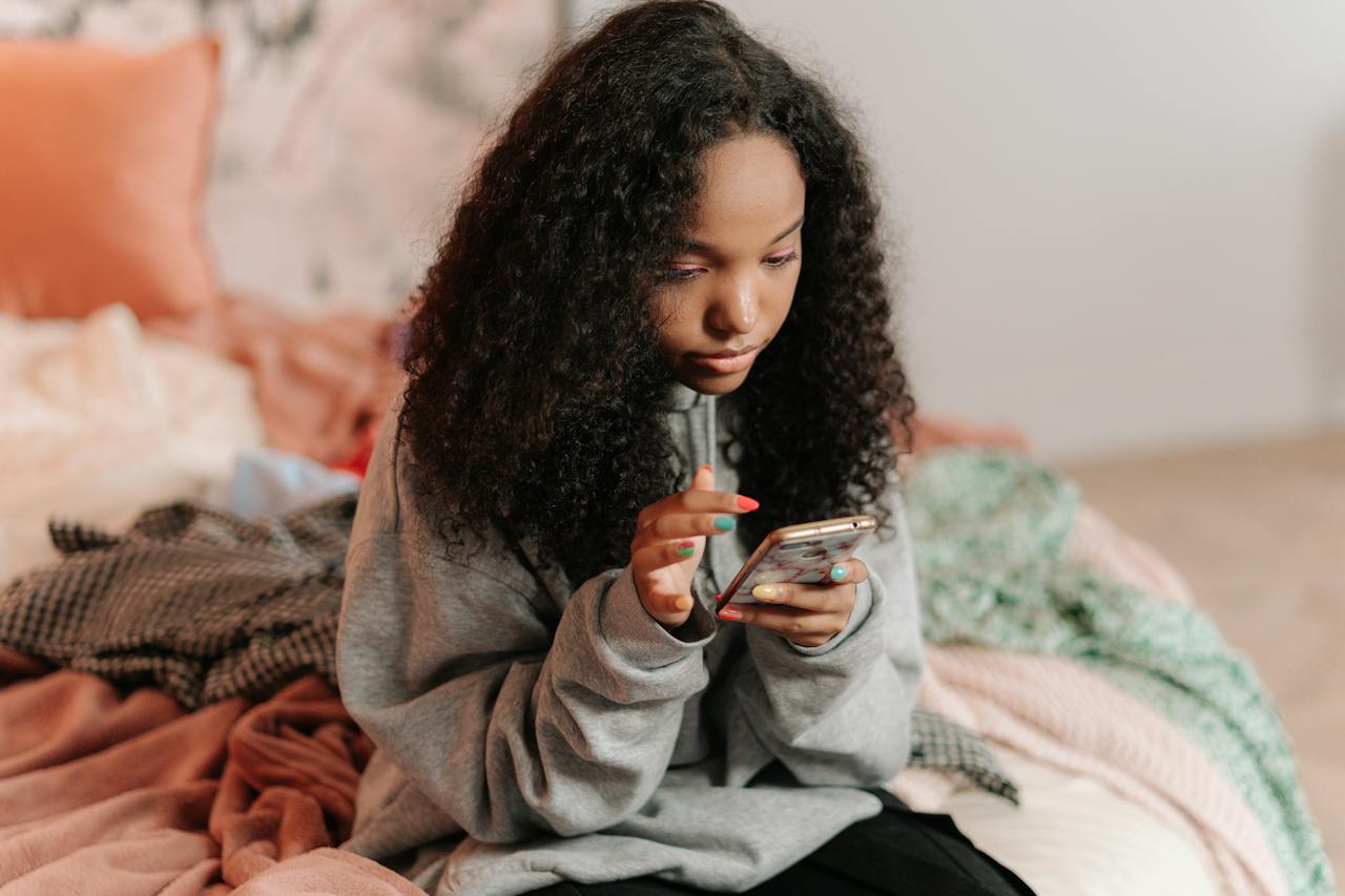 Patterns in Texts Sent by Teen Girls May Reveal Signs of Depression
