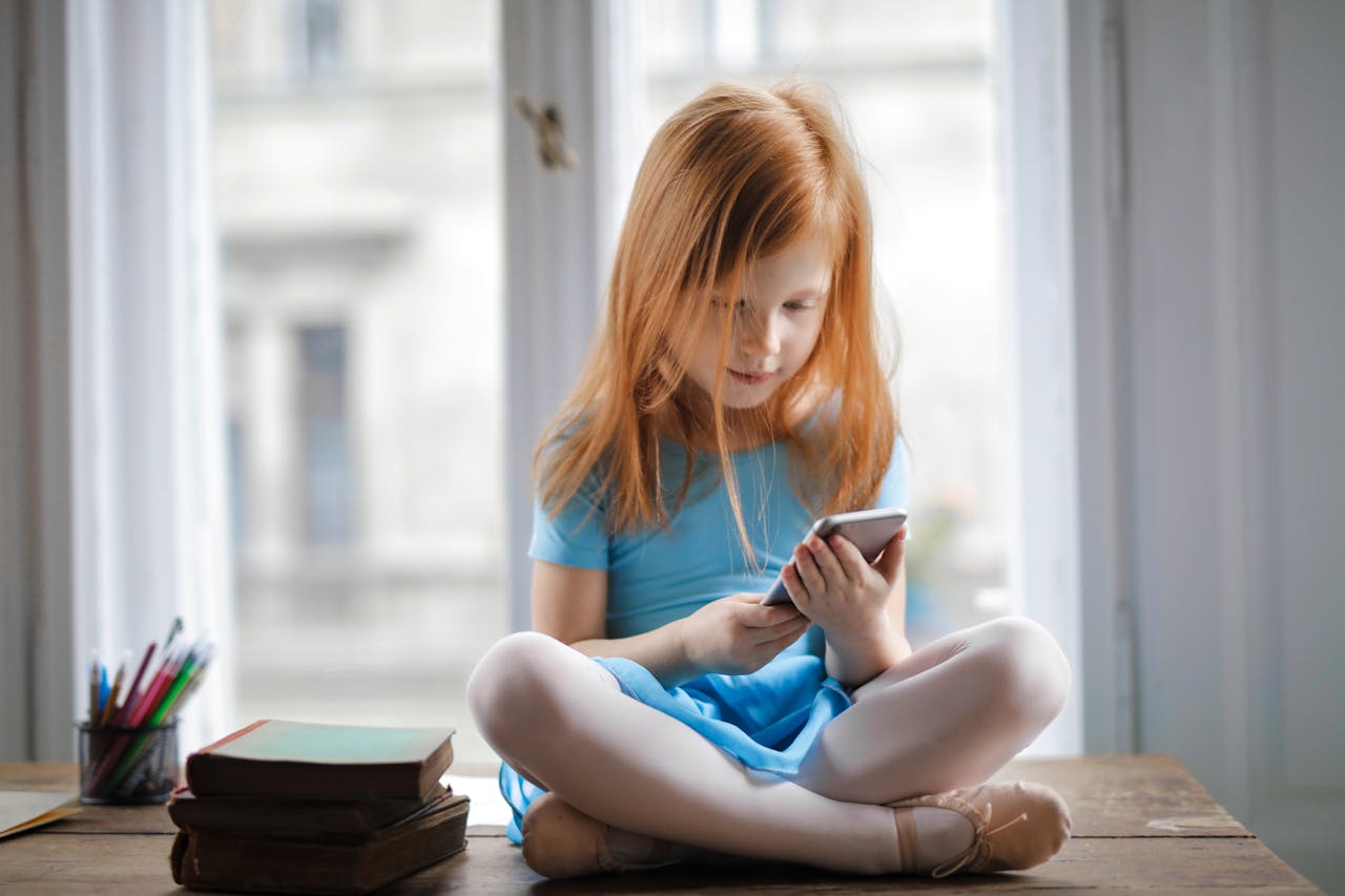UK Might Ban Sale of Smartphones to Kids Under 16: Report
