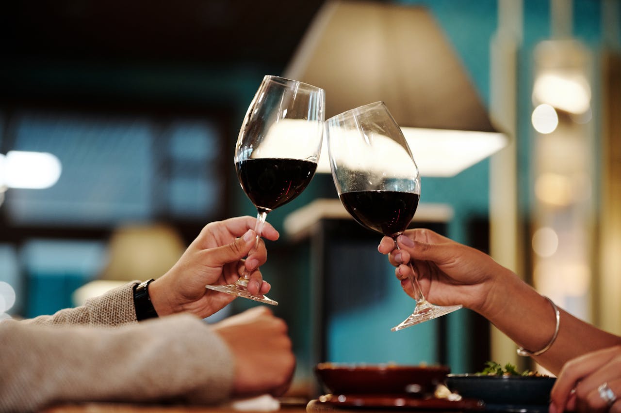 How Men and Women React Differently to Alcohol Cravings