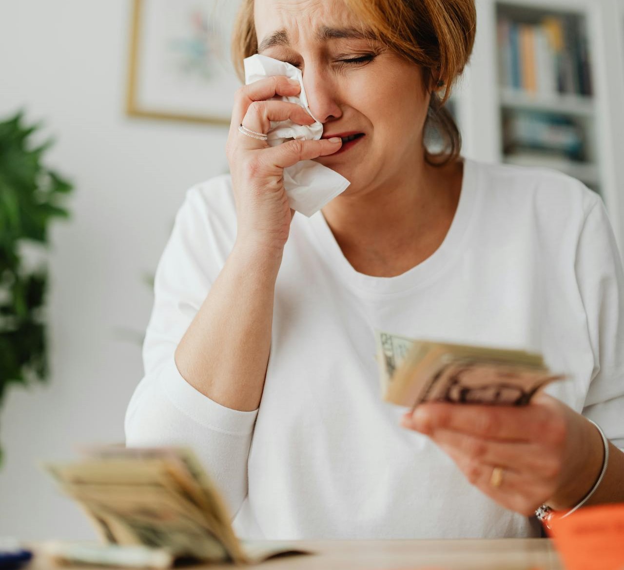 Money Stress: Symptoms, How to Cope