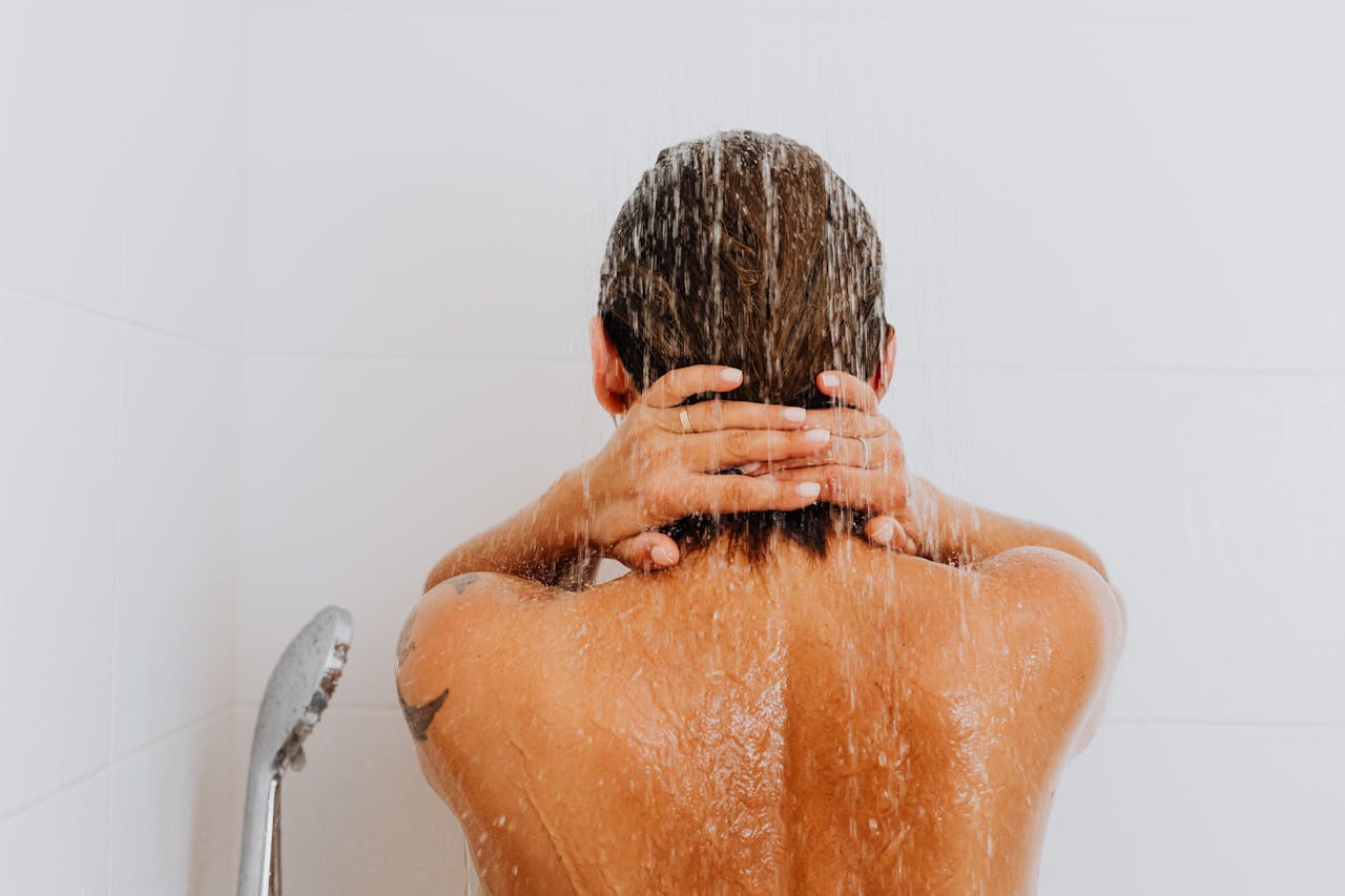 Hot vs. Cold Shower Before Bed: Which is Better?