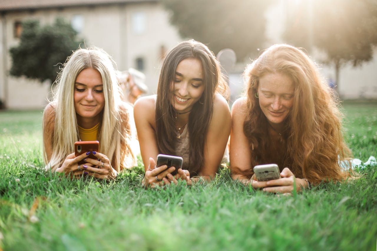 Yale Experts Share Tips on How to Manage Teens&#039; Social Media Usage