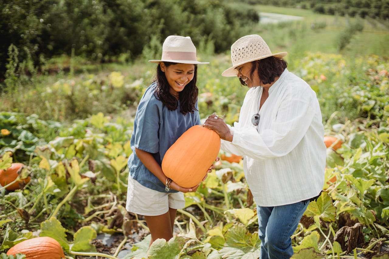 How Does Helping Others Affect Teens' Mental Health?