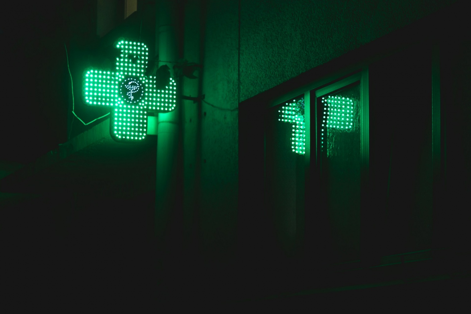 pharmacy neon sign